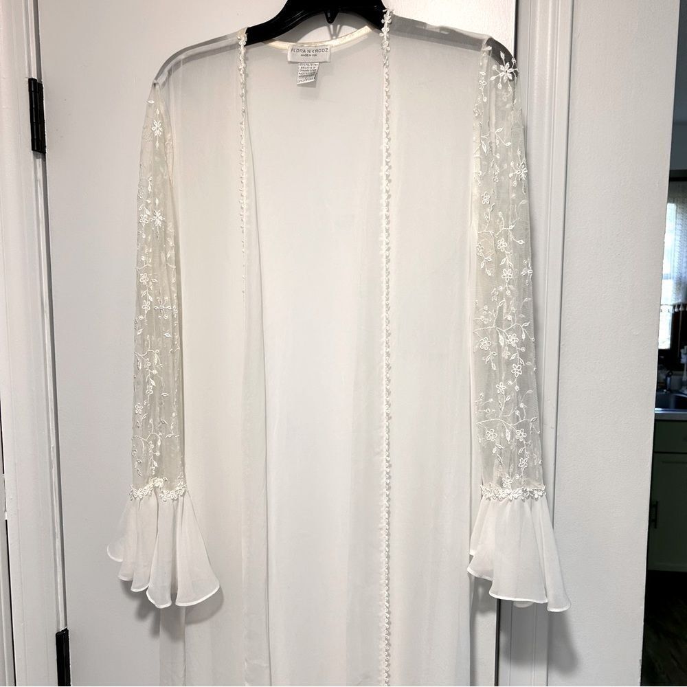 Flora Nikrooz Long Sheer Robe Lace Detail Bell Sleeves Nightgown floor length - Picture 1 of 6